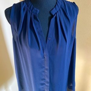 Blouse size M